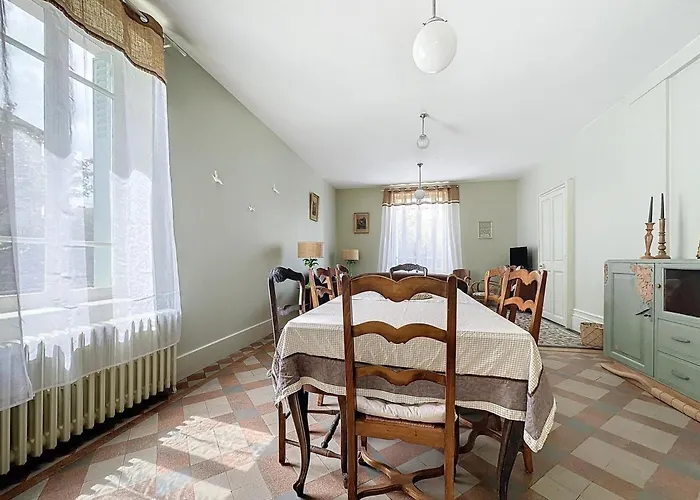 Casa vacanze Tranquille à La Ferté-hauterive Avec Jardin Et Wifi - Fr-1-489-549