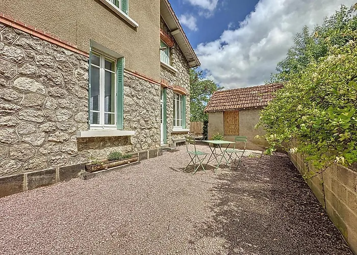 Casa vacanze Tranquille à La Ferté-hauterive Avec Jardin Et Wifi - Fr-1-489-549 *